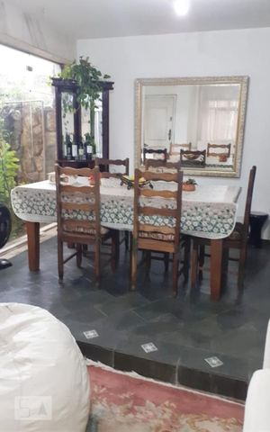 Casa à venda com 174m², 3 quartos e 4 vagas Casa à venda com 174m², 3 quartos e 4 vagasSala de Jantar