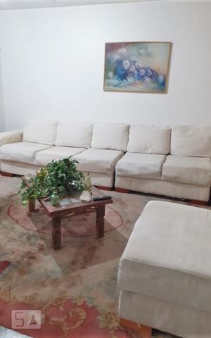 Casa à venda com 174m², 3 quartos e 4 vagas Casa à venda com 174m², 3 quartos e 4 vagasSala