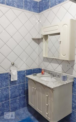 Casa à venda com 174m², 3 quartos e 4 vagas Casa à venda com 174m², 3 quartos e 4 vagasBanheiro