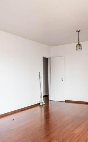 Apartamento à venda com 125m², 3 quartos e sem vaga Apartamento à venda com 125m², 3 quartos e sem vagaSala