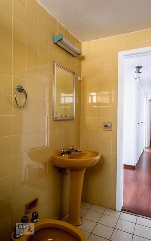 Apartamento à venda com 125m², 3 quartos e sem vaga Apartamento à venda com 125m², 3 quartos e sem vagaBanheiro 2