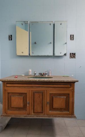 Casa à venda com 600m², 1 quarto e 8 vagas Casa à venda com 600m², 1 quarto e 8 vagasBanheiro 2