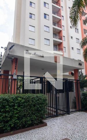 Apartamento para alugar com 48m², 2 quartos e 1 vaga Apartamento para alugar com 48m², 2 quartos e 1 vagaFachada