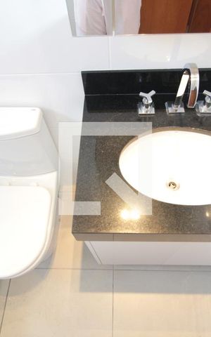 Apartamento para alugar com 147m², 4 quartos e 3 vagasBanheiro da Suite 1