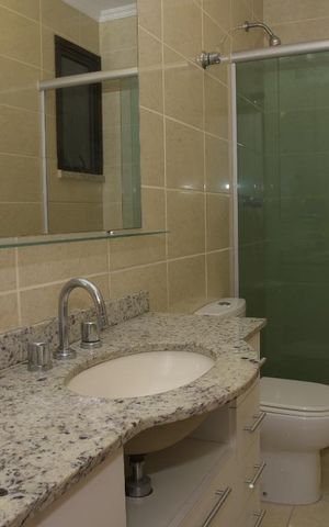 Apartamento à venda com 208m², 4 quartos e 2 vagasBanheiro do Quarto 4
