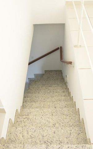 Apartamento à venda com 208m², 4 quartos e 2 vagasEscada