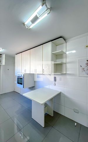 Apartamento à venda com 105m², 4 quartos e 2 vagasCozinha