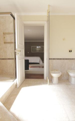 Apartamento à venda com 368m², 3 quartos e 4 vagasBanheiro 2 da suíte 3