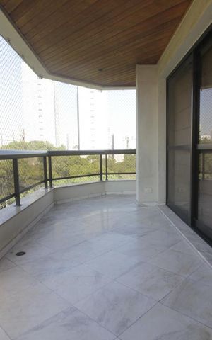 Apartamento à venda com 368m², 3 quartos e 4 vagasVaranda