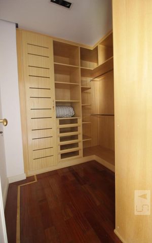Apartamento à venda com 368m², 3 quartos e 4 vagasCloset