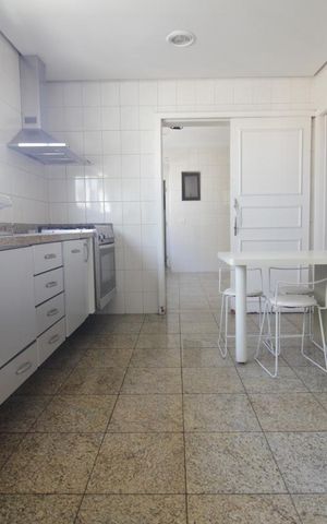 Apartamento à venda com 368m², 3 quartos e 4 vagasCozinha