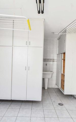 Casa à venda com 330m², 4 quartos e 5 vagasLavanderia