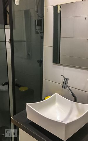 Apartamento para alugar com 50m², 2 quartos e 1 vaga Apartamento para alugar com 50m², 2 quartos e 1 vagaBanheiro