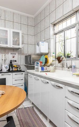 Casa à venda com 180m², 3 quartos e 4 vagas Casa à venda com 180m², 3 quartos e 4 vagasCozinha