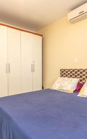 Casa à venda com 180m², 3 quartos e 4 vagas Casa à venda com 180m², 3 quartos e 4 vagasSuíte