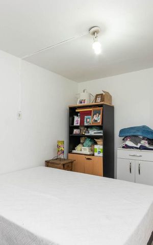 Casa à venda com 180m², 3 quartos e 4 vagas Casa à venda com 180m², 3 quartos e 4 vagasQuarto 2