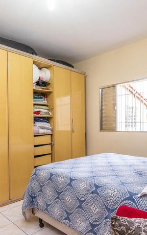 Casa à venda com 180m², 3 quartos e 4 vagas Casa à venda com 180m², 3 quartos e 4 vagasQuarto 1