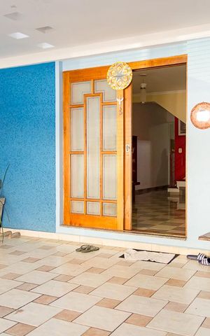 Casa à venda com 230m², 3 quartos e 2 vagas Casa à venda com 230m², 3 quartos e 2 vagasGaragem