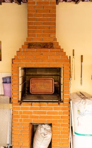 Casa à venda com 340m², 3 quartos e sem vagaQuintal com Churrasqueira
