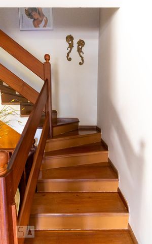Casa à venda com 340m², 3 quartos e sem vagaEscada