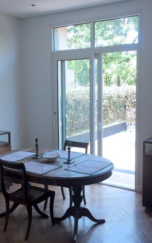 Casa à venda com 600m², 4 quartos e 6 vagas Casa à venda com 600m², 4 quartos e 6 vagasCopa