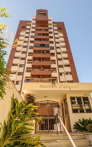 Apartamento à venda com 146m², 3 quartos e 2 vagas Apartamento à venda com 146m², 3 quartos e 2 vagasFachada do Prédio