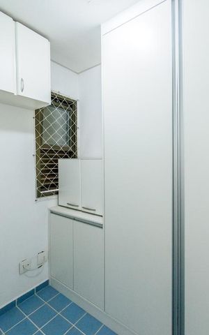 Apartamento à venda com 146m², 3 quartos e 2 vagas Apartamento à venda com 146m², 3 quartos e 2 vagasQuarto de Serviço