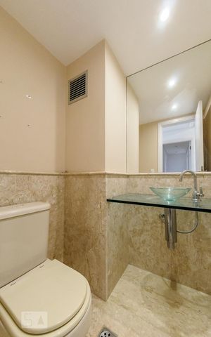 Apartamento à venda com 146m², 3 quartos e 2 vagas Apartamento à venda com 146m², 3 quartos e 2 vagasLavabo