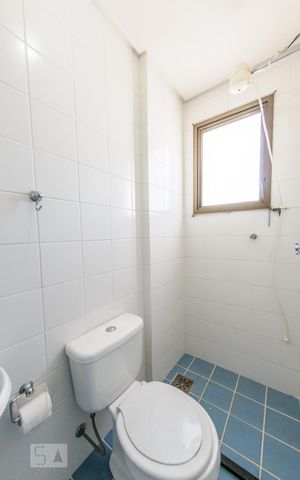 Apartamento à venda com 146m², 3 quartos e 2 vagas Apartamento à venda com 146m², 3 quartos e 2 vagasBanheiro de Serviço