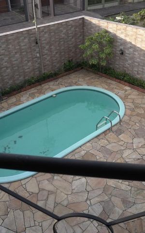 Casa à venda com 305m², 4 quartos e sem vagaPiscina