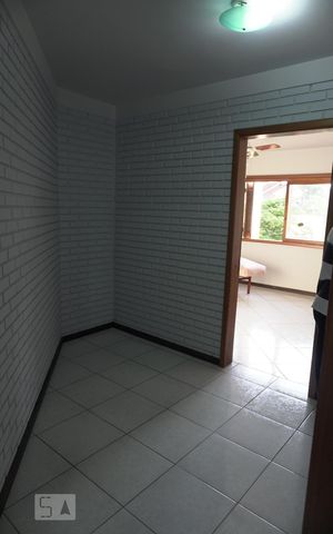 Casa à venda com 305m², 4 quartos e sem vagaDormitório 4