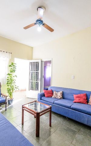 Casa à venda com 316m², 3 quartos e 2 vagas Casa à venda com 316m², 3 quartos e 2 vagasSala de TV