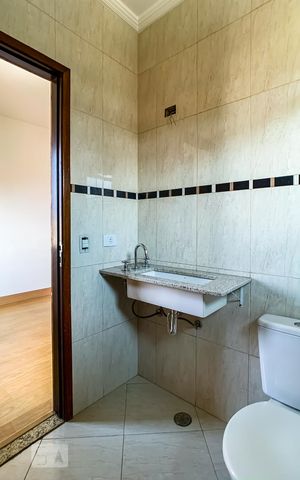 Casa à venda com 180m², 3 quartos e 4 vagas Casa à venda com 180m², 3 quartos e 4 vagasBanheiro da Suíte 3