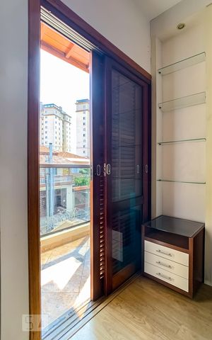Casa à venda com 180m², 3 quartos e 4 vagas Casa à venda com 180m², 3 quartos e 4 vagasVaranda da Suíte 1
