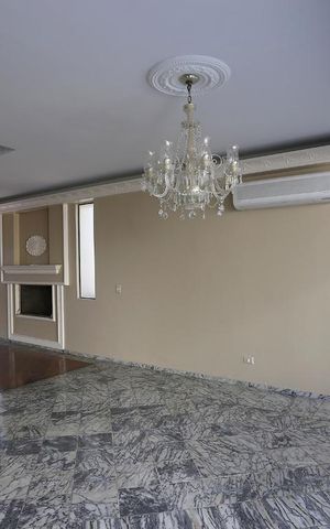 Casa para alugar com 380m², 4 quartos e 5 vagasSala