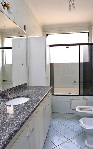 Casa para alugar com 380m², 4 quartos e 5 vagasBanheiro da Suite 4