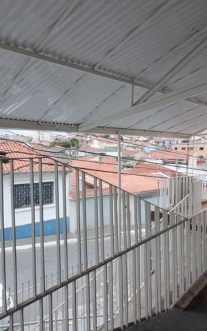 Casa à venda com 452m², 4 quartos e 2 vagasEntrada