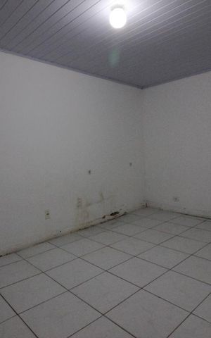 Casa à venda com 452m², 4 quartos e 2 vagasQuarto 6