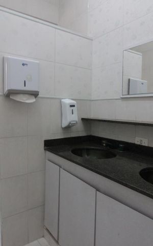 Casa à venda com 452m², 4 quartos e 2 vagasBanheiro 1