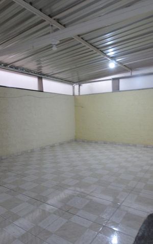 Casa à venda com 452m², 4 quartos e 2 vagasSalão