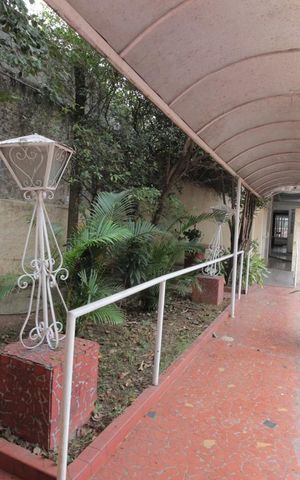 Casa à venda com 452m², 4 quartos e 2 vagasQuintal