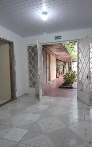 Casa à venda com 452m², 4 quartos e 2 vagasSala 2