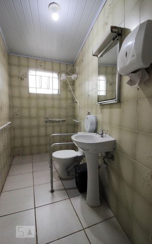 Casa à venda com 452m², 4 quartos e 2 vagasBanheiro 2
