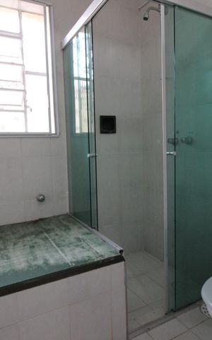 Casa à venda com 452m², 4 quartos e 2 vagasBanheiro 1