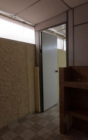 Casa à venda com 452m², 4 quartos e 2 vagasDepósito