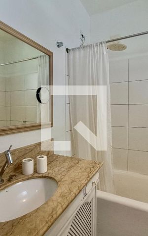 Casa à venda com 571m², 8 quartos e 3 vagasBanheiro Suíte 2