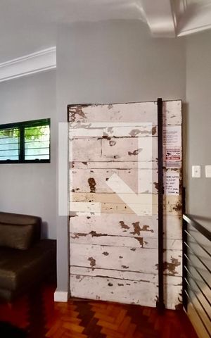 Casa à venda com 571m², 8 quartos e 3 vagasSala