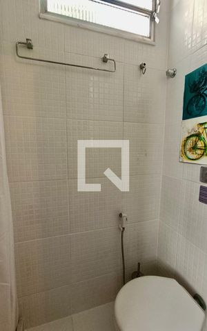 Casa à venda com 571m², 8 quartos e 3 vagasBanheiro Suíte 1