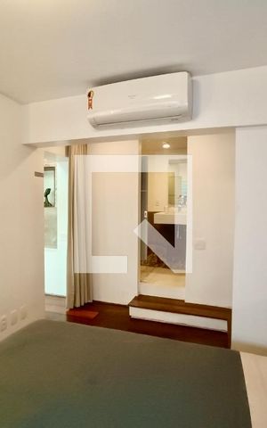 Casa à venda com 571m², 8 quartos e 3 vagasSuíte duplex 8