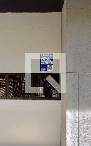 Casa à venda com 571m², 8 quartos e 3 vagasFachada com cartaz QA